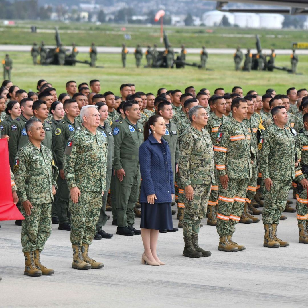 La presidenta Claudia Sheinbaum recibió a las Fuerzas Armadas que apoyaron en Venezuela