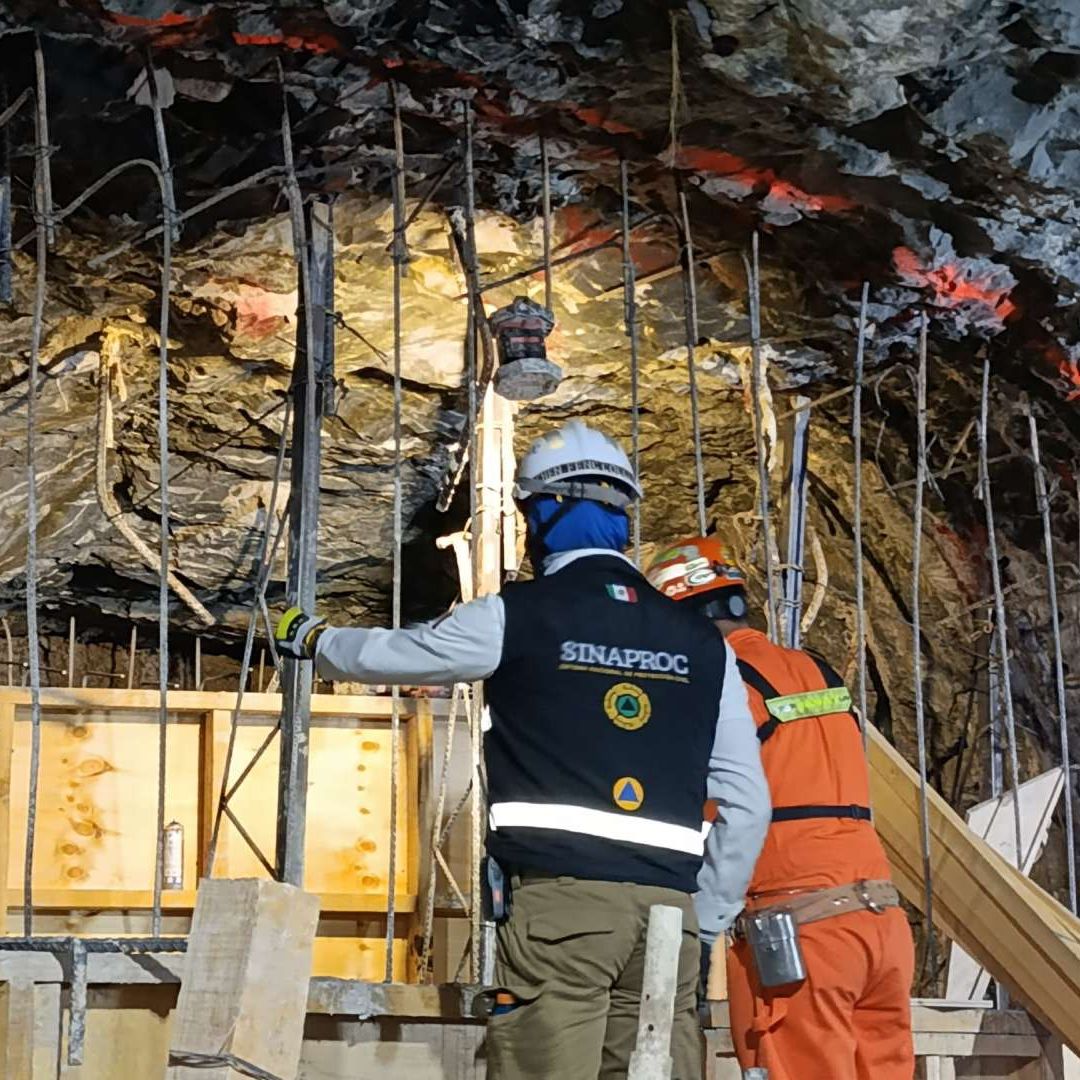 Trabajos para rescatar a los mineros en Sinaloa