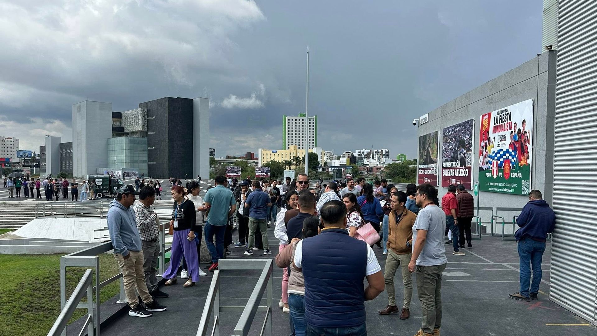 Activan protocolos de revisión de inmuebles por sismo hoy viernes.