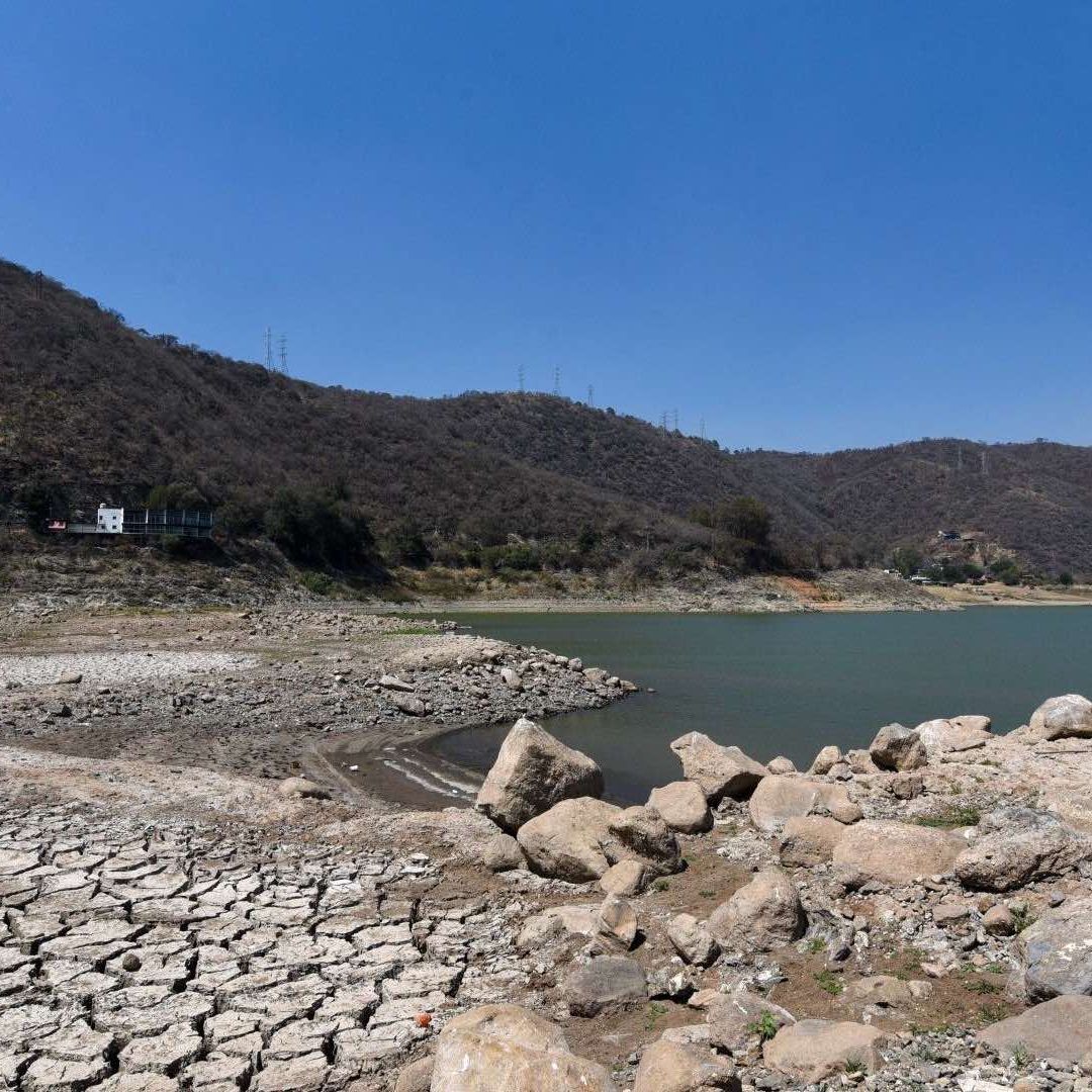 Presa del Sistema Cutzamala durante sequía del 2024