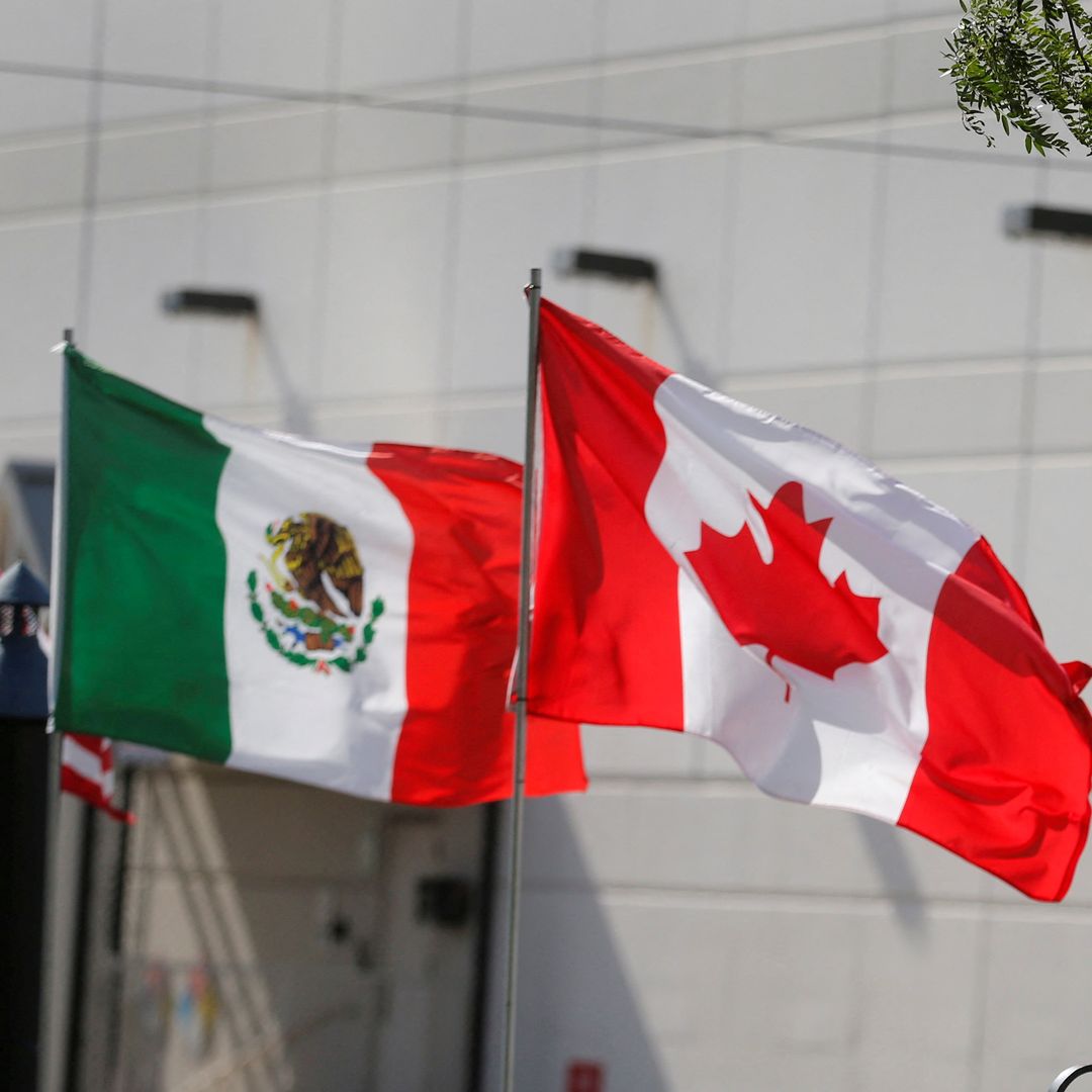 Banderas de México, Estados Unidos y Canadá