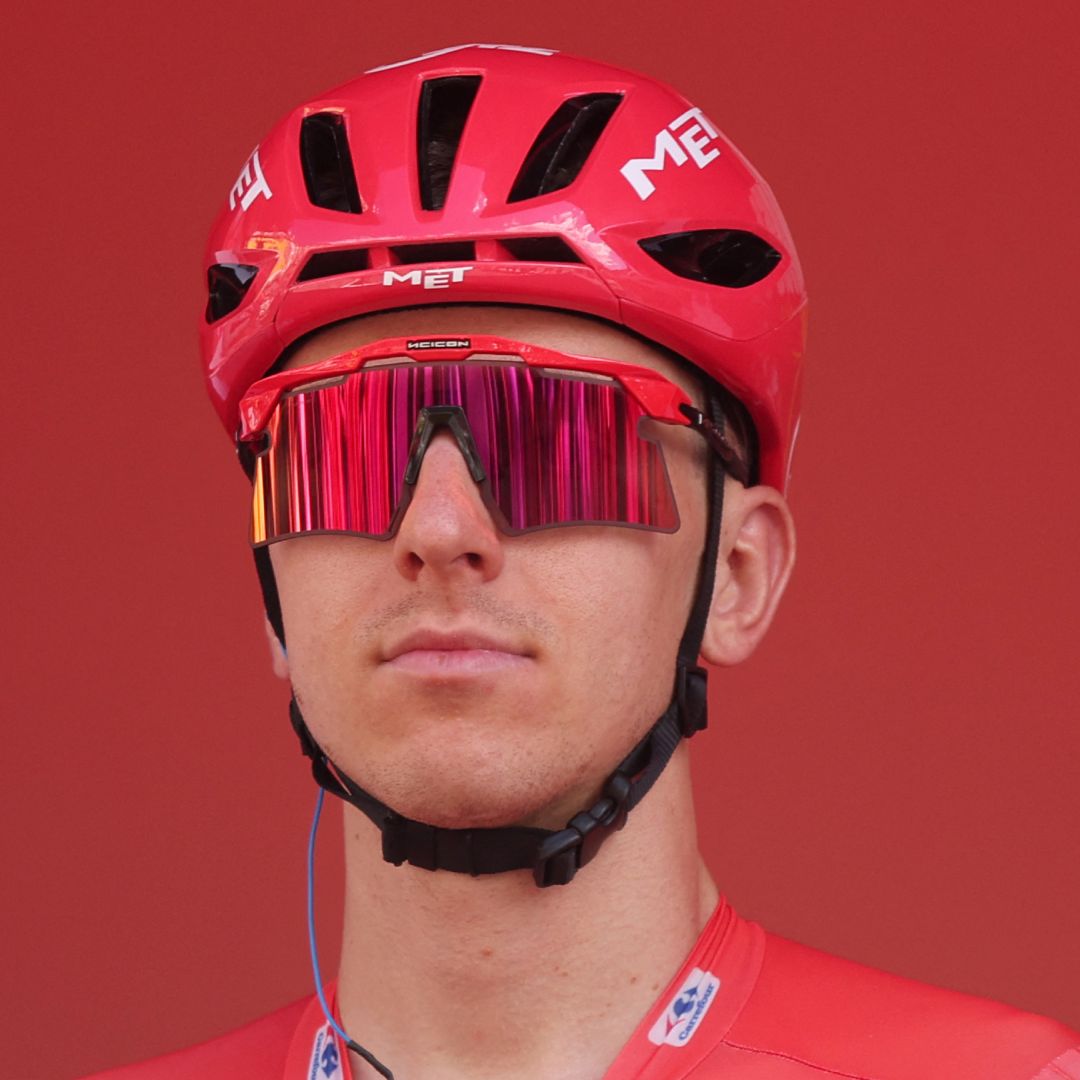 El ciclista esloveno Tadej Pogacar estará fuera por lo que resta de la temporada 2026