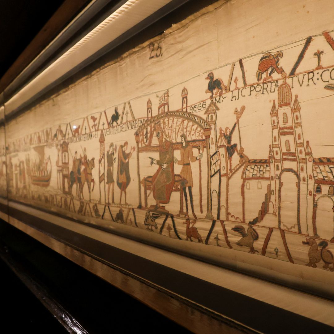 Un fragmento del tapiz de Bayeux que estará expuesto en el Museo Británico