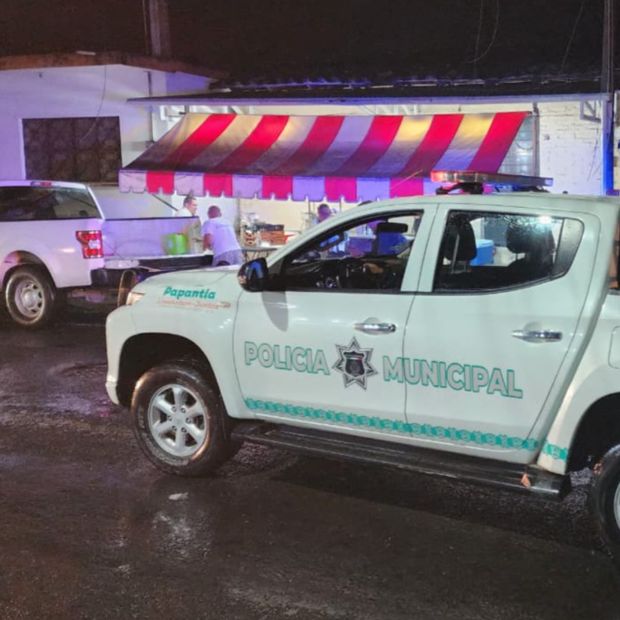 Atacan a balazos a empleados de taquería en Papantla