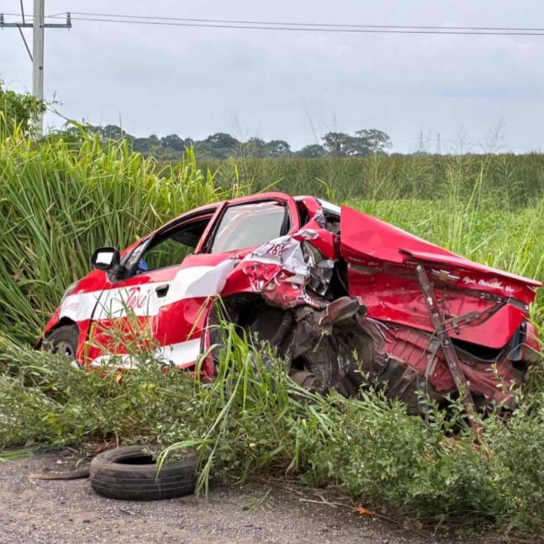 Accidente en la autopista Nuevo Teapa-Cosoleacaque deja un taxista muerto.