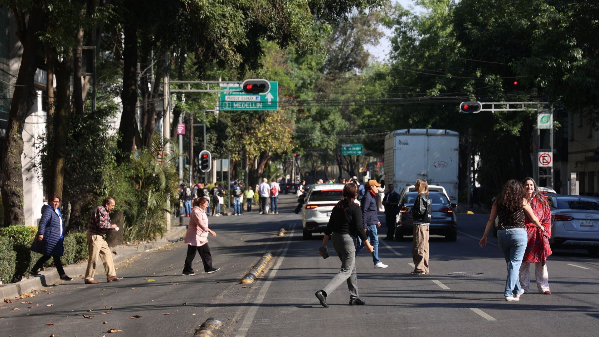 Desalojo por alerta sísmica en CDMX