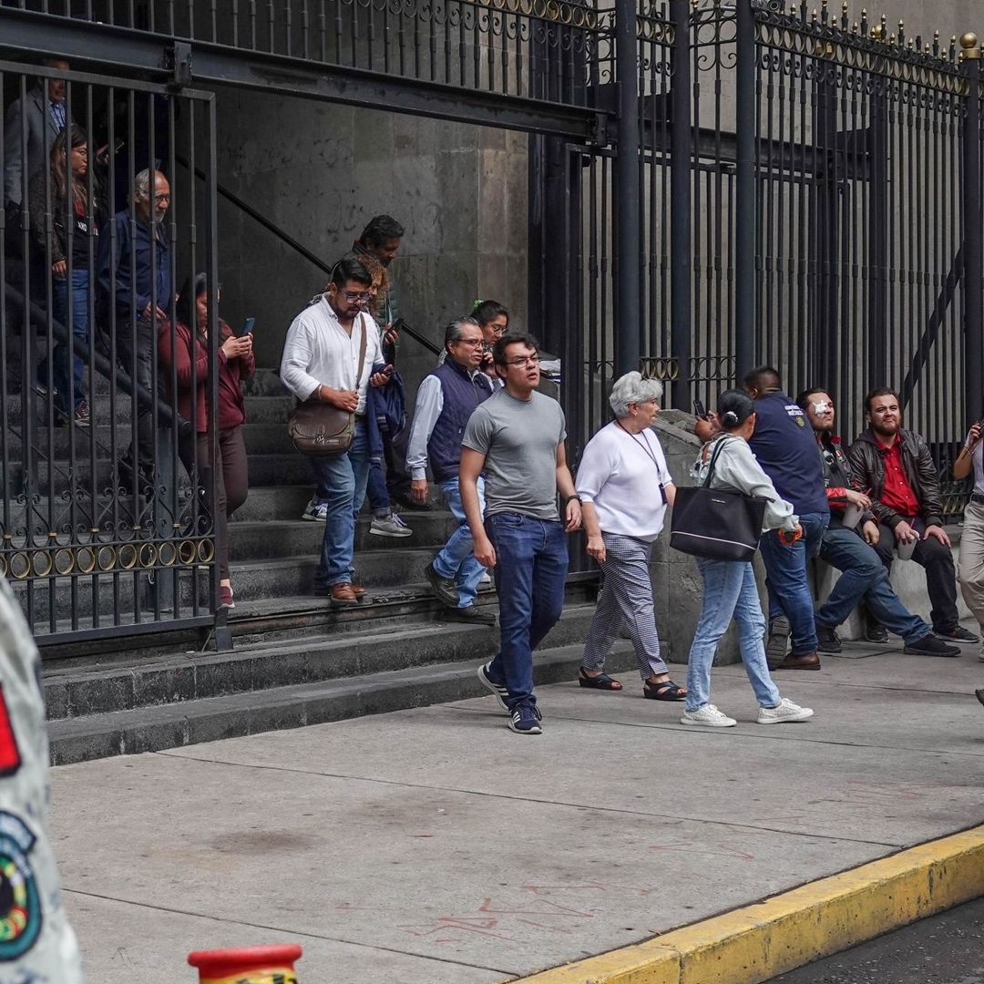 Evacuación en CDMX por sismo en Guerrero.