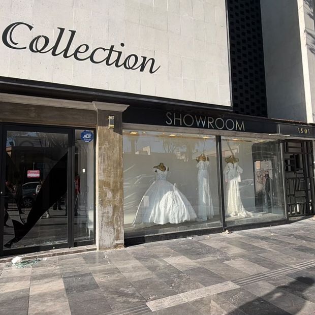 Tienda de novias vandalizada en la avenida Juárez en Puebla.