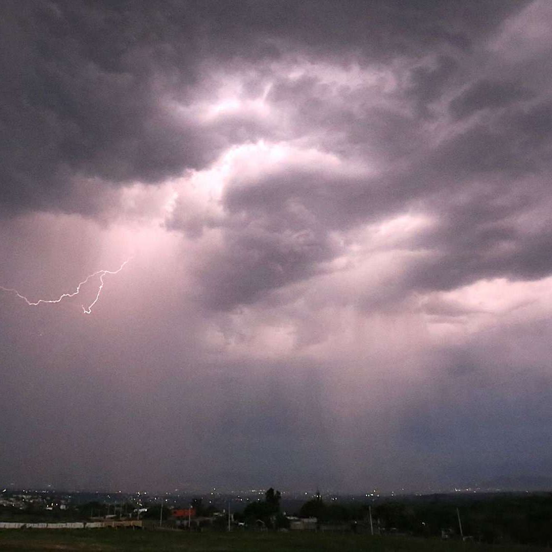 Tormenta eléctrica en Cuernavaca, Morelos, el 21 de julio 2026. Foto: Cuartoscuro | Archivo