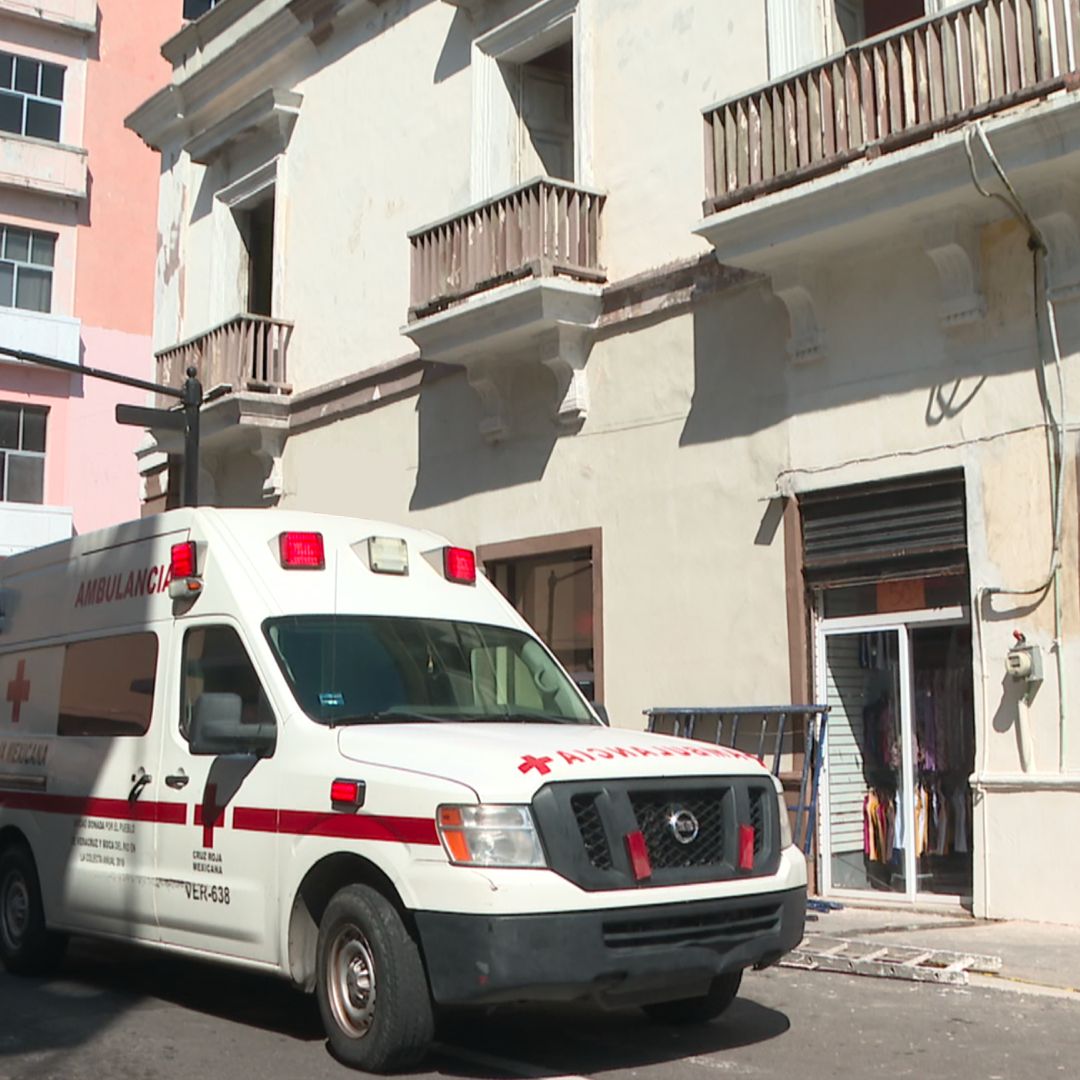Trabajador cae de andamio y termina lesionado.