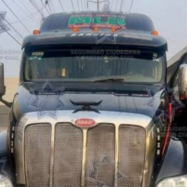 Recuperado Tractocamión Reporte Robo Calle Río Grijalva Sanctorum Cuautlancingo Puebla