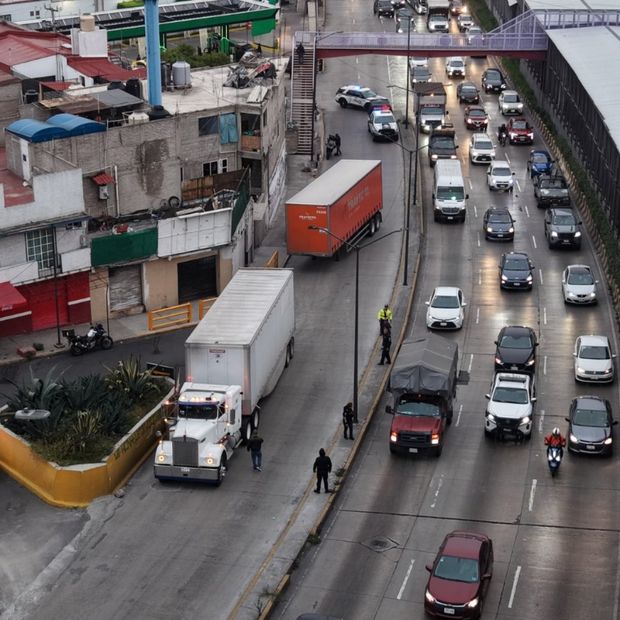 Afectación vial por tráileres varados en CDMX. Foto: N+