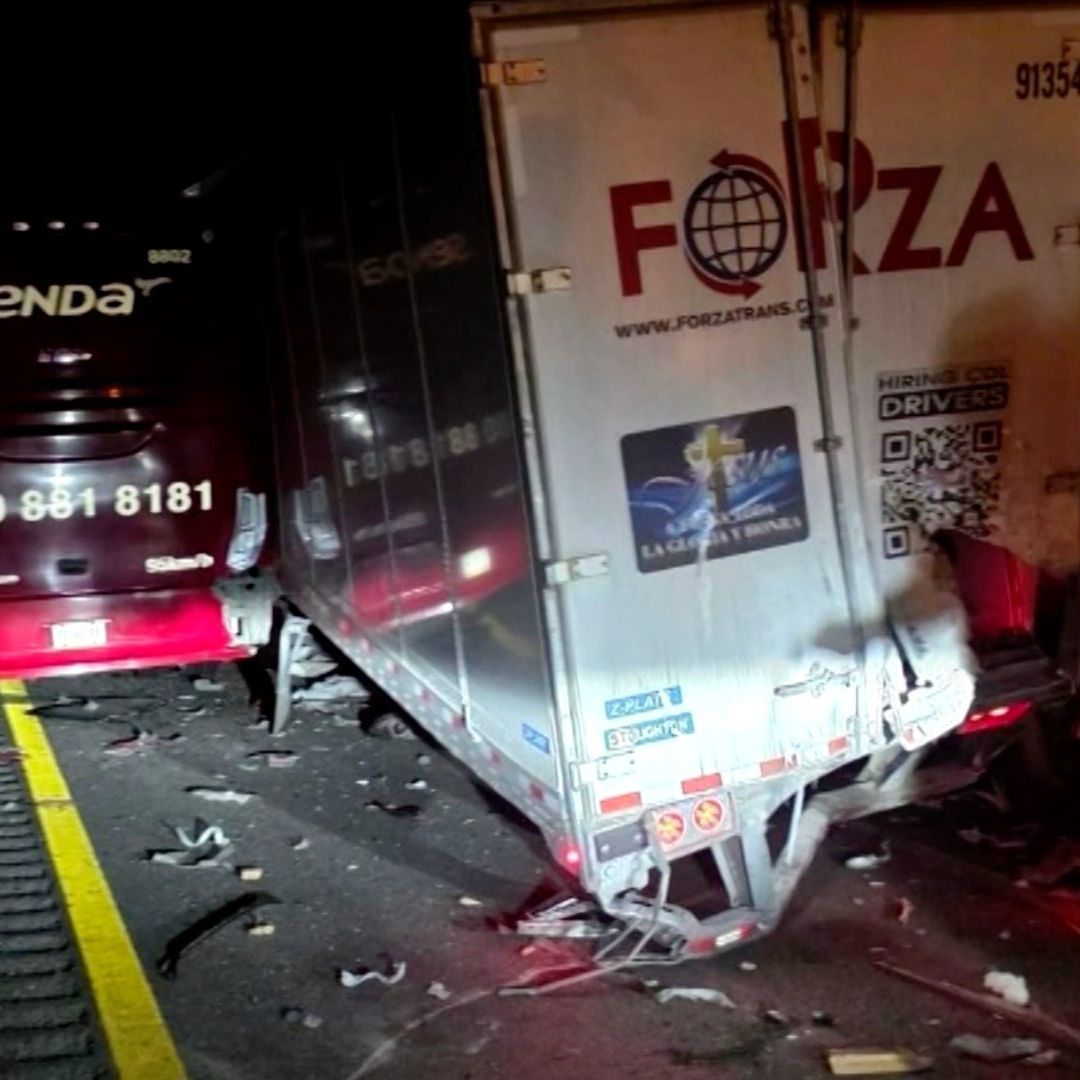 Choque de tráiler en autopista Monterrey-Nuevo Laredo