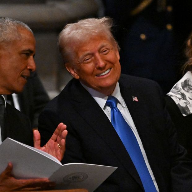 Trump Llama 'Estúpido' a Obama por Burlarse de sus Reformas en la Casa Blanca