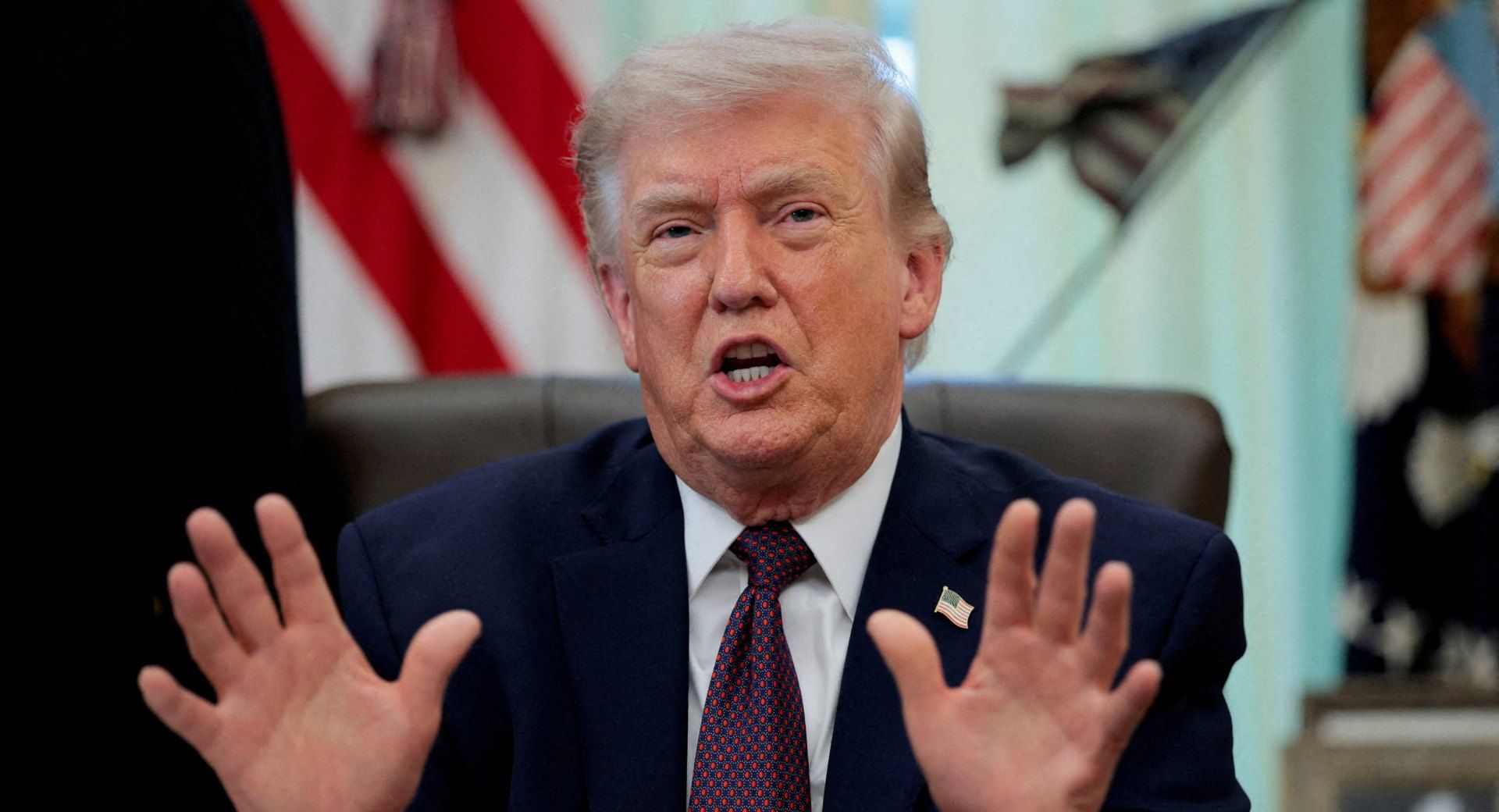 Trump critica al Papa y al alcalde de Chicago