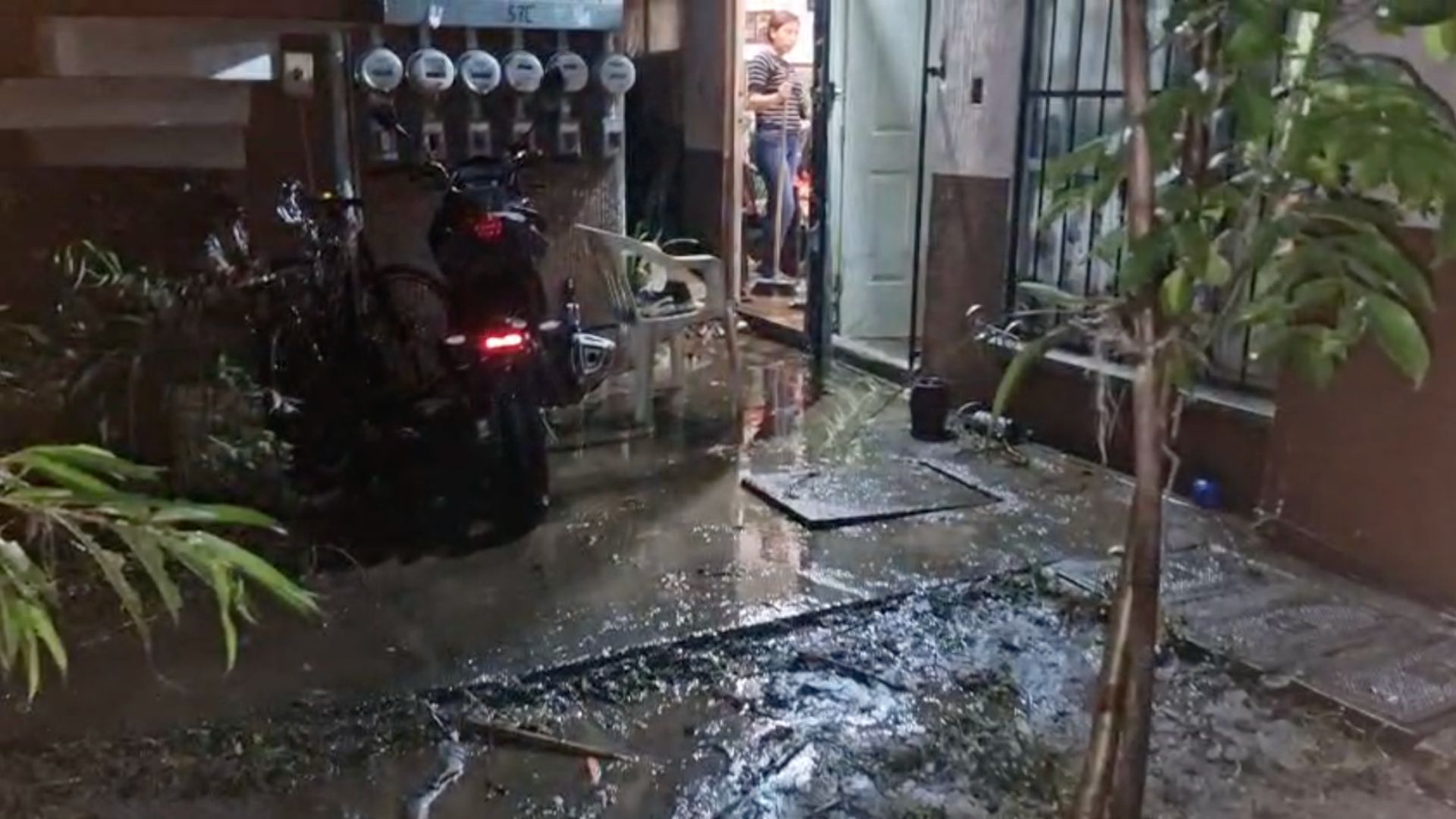 Desborde de Río en Coatepec, Veracruz, Provoca Afectaciones a las Viviendas de los Habitantes