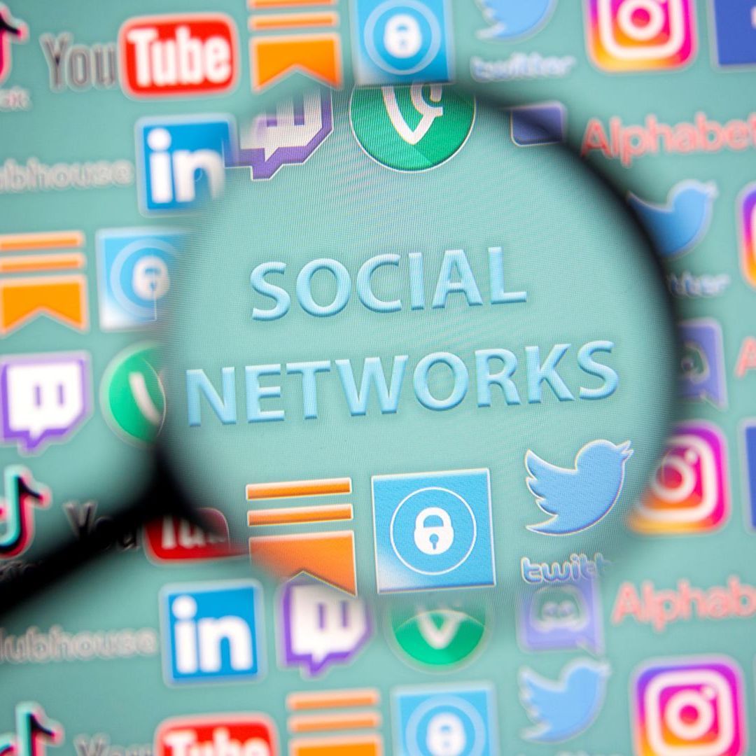 Ilustración con redes sociales y logotipos de varias plataformas, tomada el 25 de mayo de 2021. Foto: Reuters