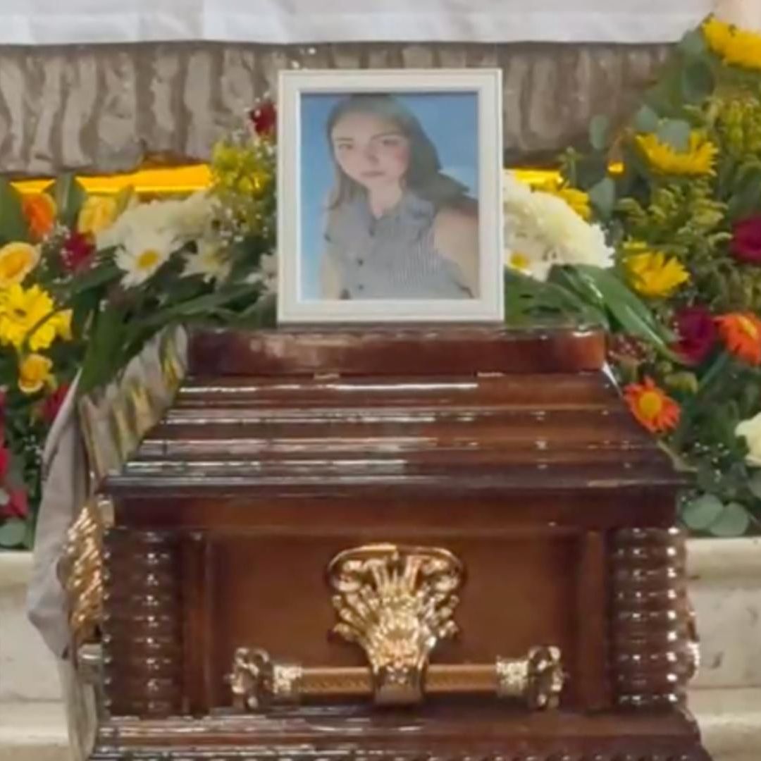 Familiares y amigos enterraron a alma Delia tras perder la vida en el volcán La Malinche