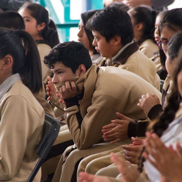 Uniformes Escolares gratis en México que alumnos de primaria y secundaria reciben apoyo en octubre 2026