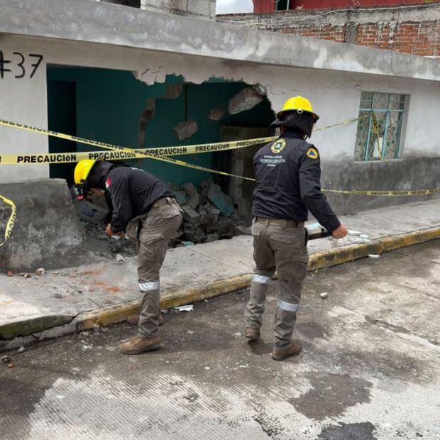Accidente Choque Vehículo Pared Derribada Vivienda Lesionado San Pablo Xochimehuacan Puebla