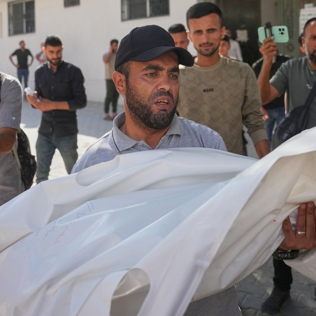 El dolor ha vuelto a las familias de Gaza y Líbano, 26 muertos por ataques de Israel.  Foto: AP