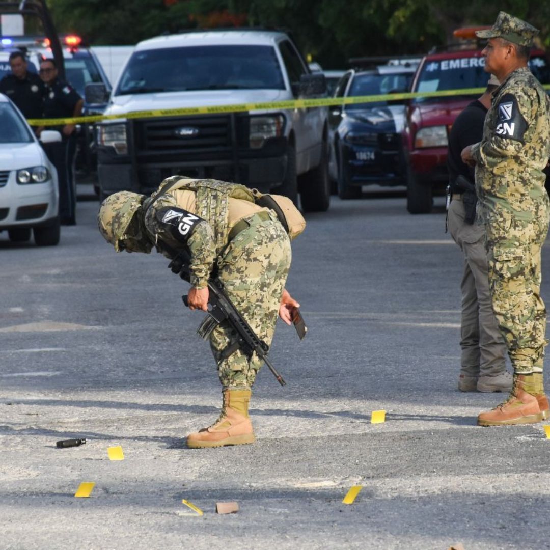 Víctor Manuel Amado de León fue asesinado mientras viajaba con su hermano