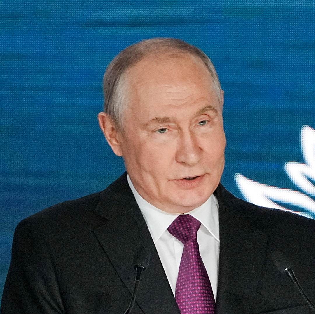 Vladimir Putin en la sesión plenaria del Foro Económico Oriental en Vladivostok, Rusia.
