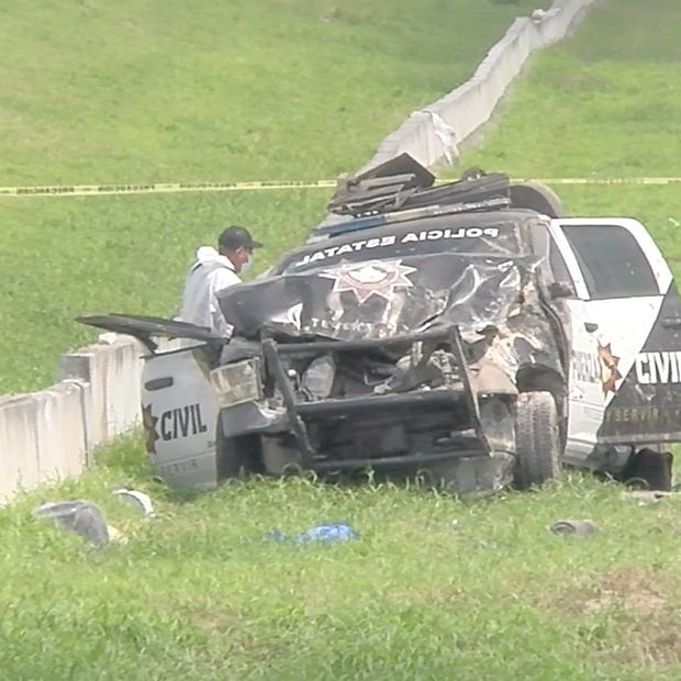 Patrulla de Fuerza Civil tras volcar en Escobedo