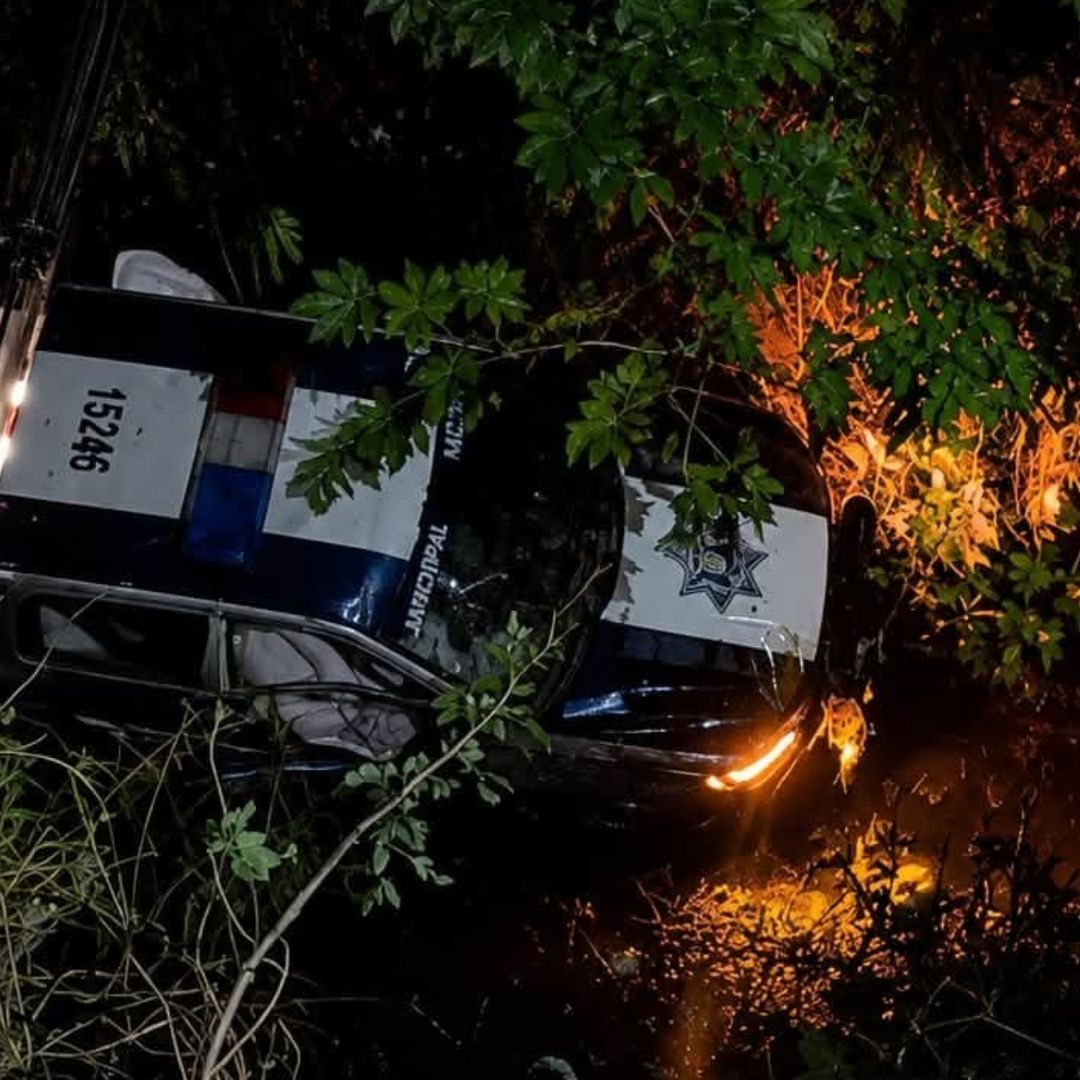 Los tripulantes resultaron con algunos golpes tras el accidente.