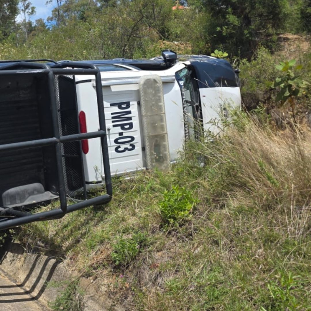 Accidente Patrulla Dos Policías Lesionados Camino La Virgen Temetzontla Panotla Tlaxcala