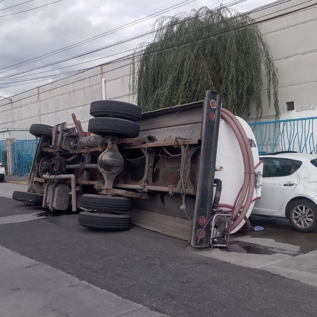 El accidente ocurrió a la altura de la empresa Pintumex.