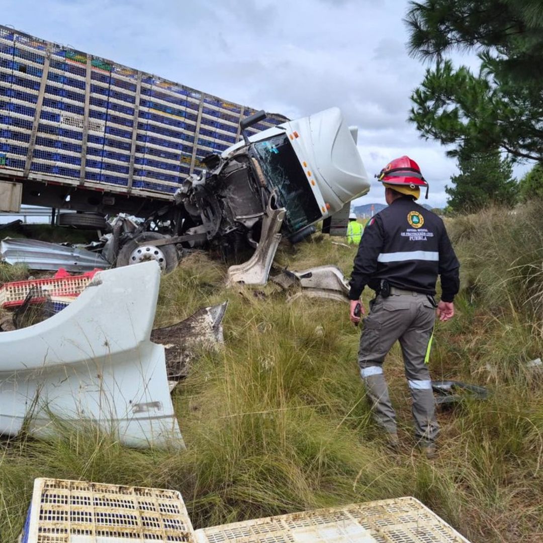 El conductor presentó contusiones y recibió atención prehospitalaria.