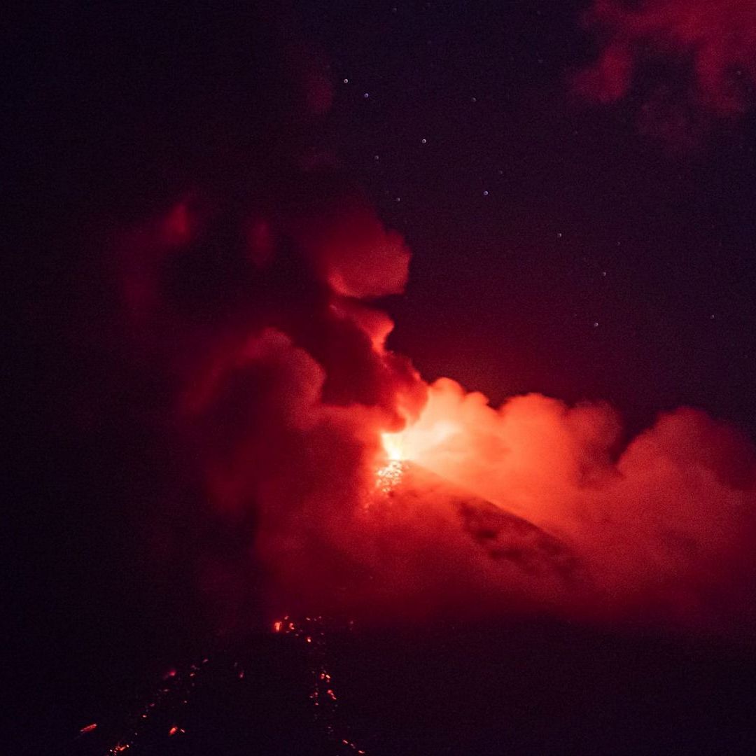 Actividad del Volcán de Fuego de Guatemala en agosto 2026. Foto: X @ConredGuatemala