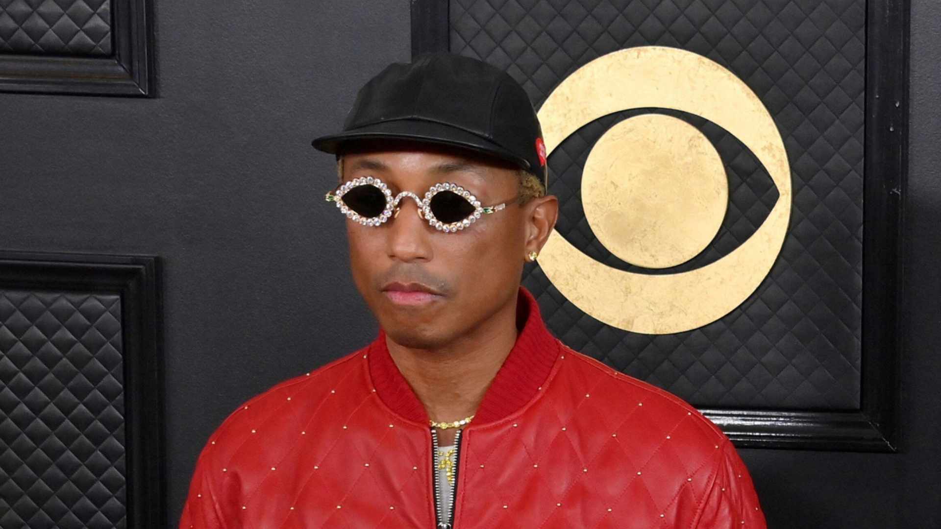 Pharrell Williams debutó como director creativo de Louis Vuitton - CNN Video