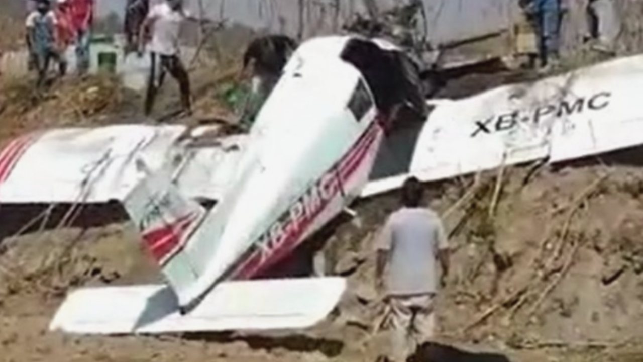 Caída De Avioneta En Puebla: Este Es El Momento En Que Se Desploma; Hay ...