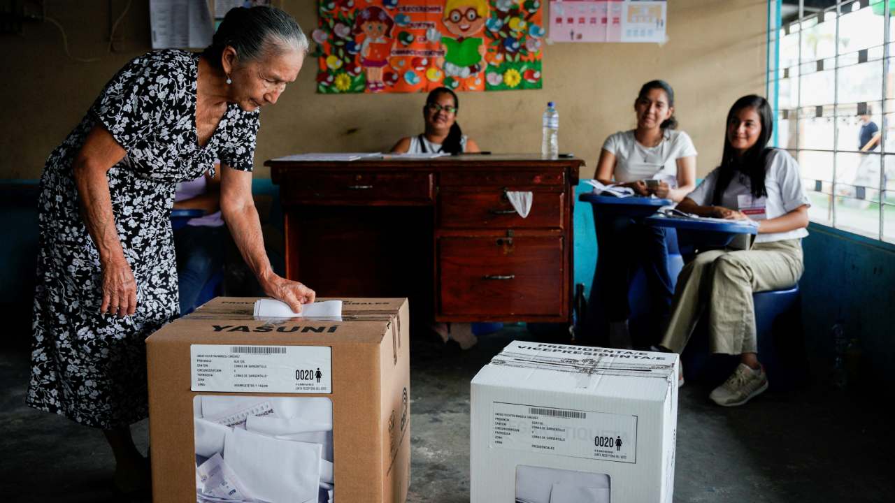 Elecciones En Ecuador 2023: Comienza El Conteo De Votos Para Elegir ...