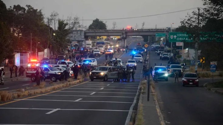 Balacera En Veracruz: Matan A Policía En Carretera Paso Del Toro | N+