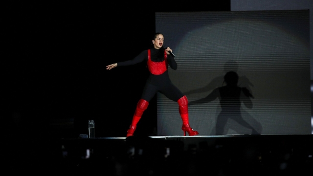 Rosalía durante su presentación en el Zócalo de la Ciudad de México. Foto: Reuters